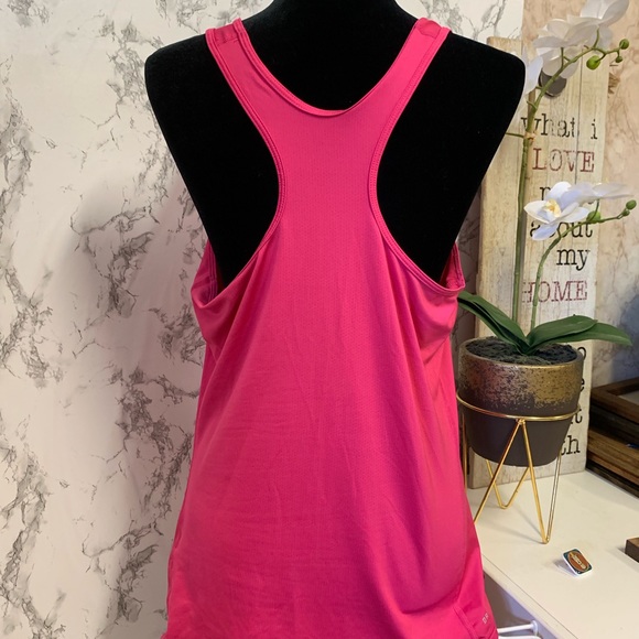 Women’s Nike workout top - Picture 5 of 6